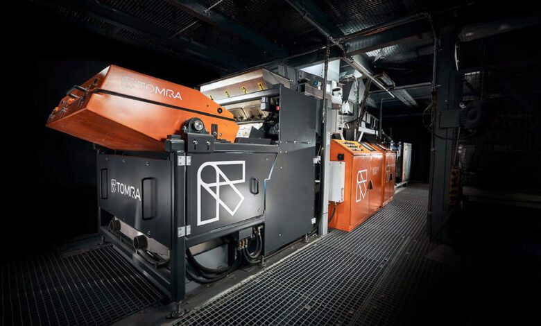 TOMRA Recycling innova en soluciones de clasificación de hojuelas de plástico