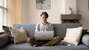Millennials se sienten más productivos con el trabajo en casa