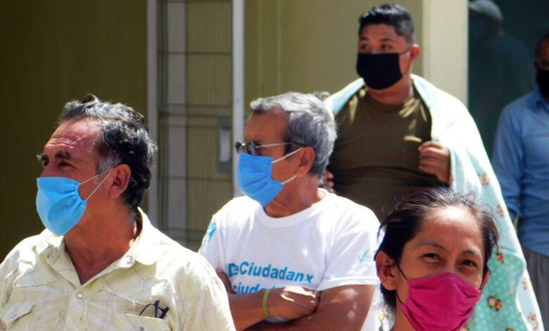 Caretas de plástico y cubrebocas: así puedes disponerlos responsablemente
