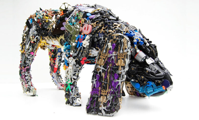 Robert Bradford: el plástico resucita en obras de arte