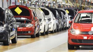 Venta de vehículos ligeros aumentó 12.7% en julio: AMIA