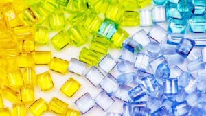 Precios de las resinas plásticas bajan a medida que aumenta la oferta