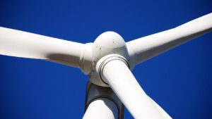 Además de que el plástico es un material sustentable, también aporta para generar energía limpia
