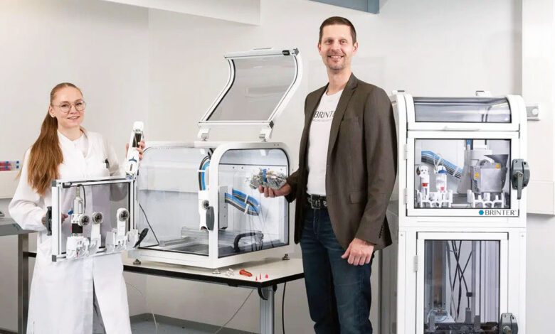 Brinter y LED Tailor bioimpresora 3D con desinfección con luz azul