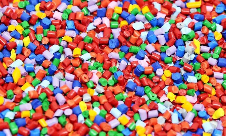 Altos precios del plástico reciclado ponen en jaque a productores en Reino Unido