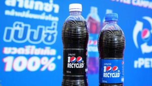 Pepsi y Nestlé presentan sus primeras botellas 100% rPET